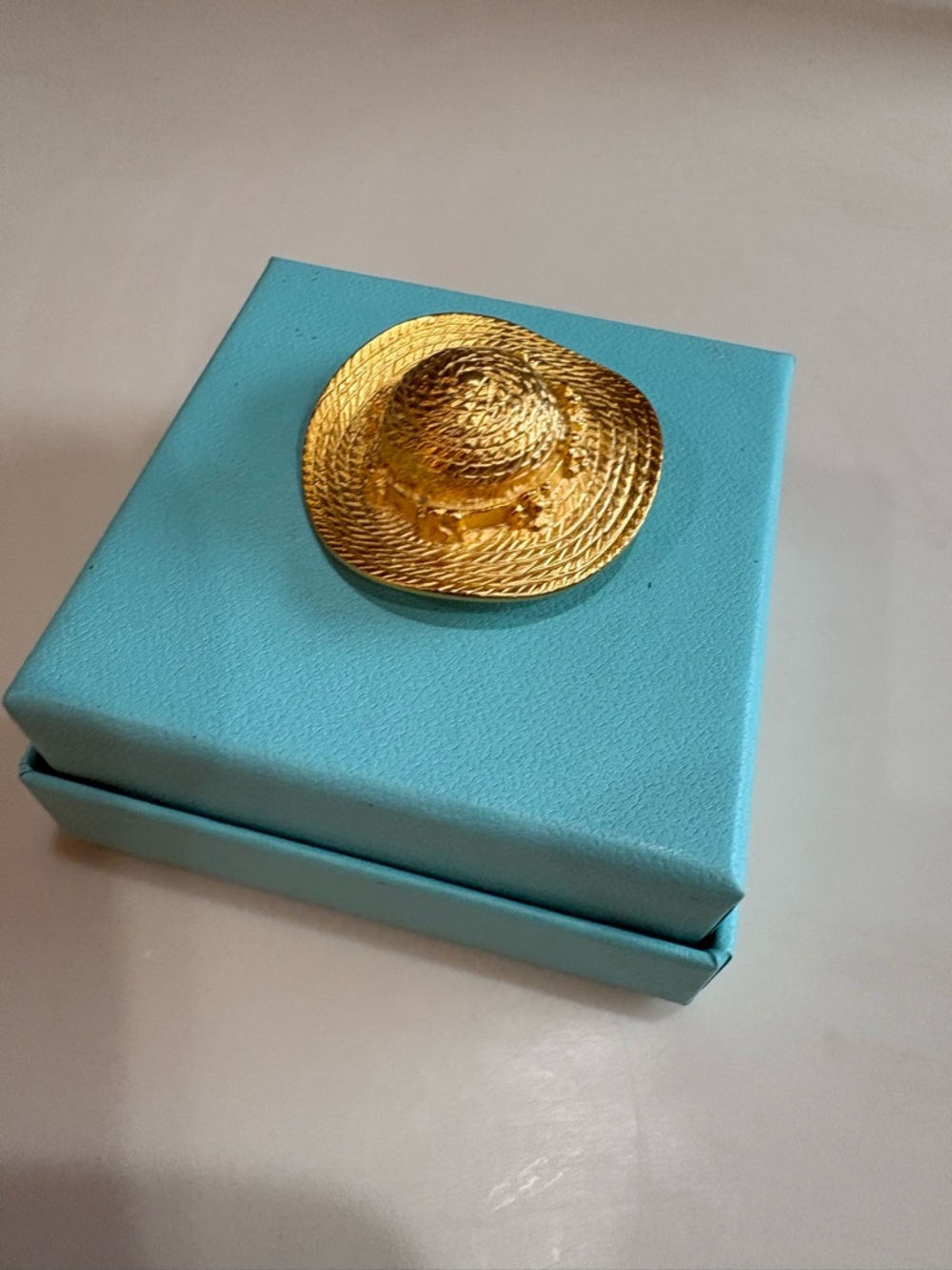 Brushed Gold Tone Vintage Straw Hat Brooch